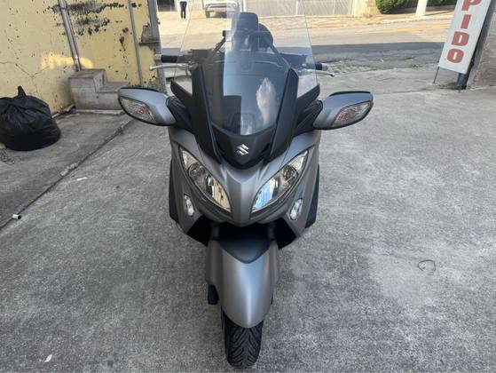 SUZUKI BURGMAN 650 EXECUTIVE 